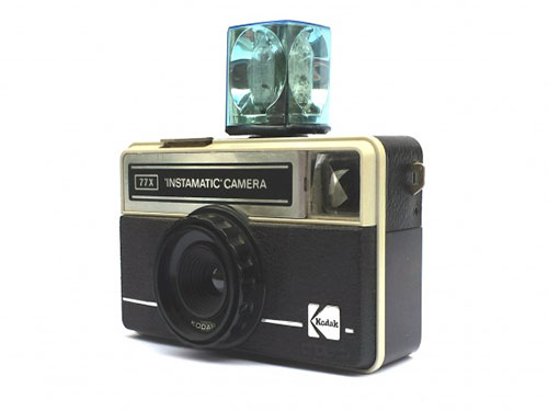 Vorschau von kodak-instamatic-camera-with-flash.jpg